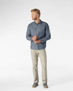 Stio Men's Ashton Chambray Shirt - Past Season -Stio Shop Online M Ashton Chambray Shirt Dark Chambray 4 a051f08b 94d0 4ce8 91f1 f6035927db67