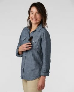 Stio Women's Ashton Chambray Shirt - Past Season 25 Stio Women's Ashton Chambray Shirt - Past Season -Stio Shop Online W Ashton Chambray Shirt Medium Chambray 2 82cd5686 3088 4b4d 9798 1ef89697d78a